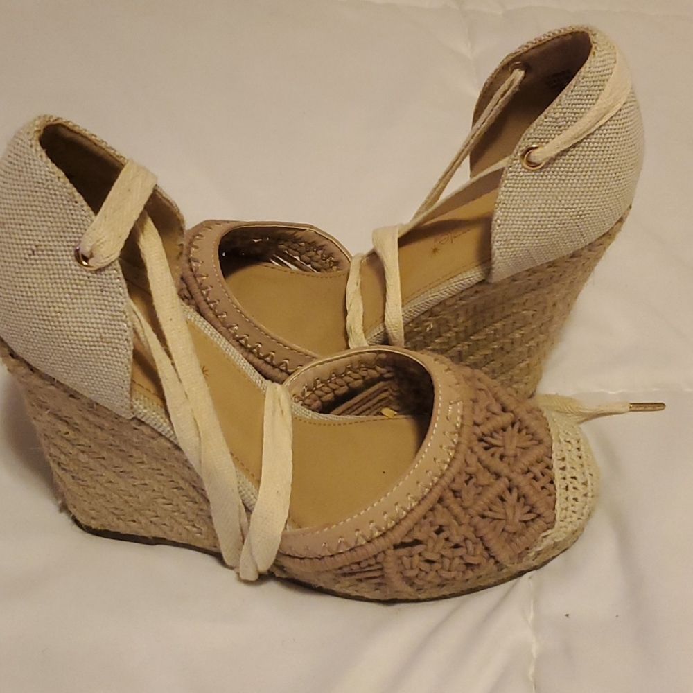 Womens closed toe knitted espadrille